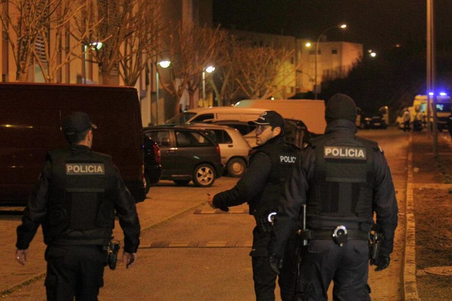 polícias, baleados, Ameixoeira