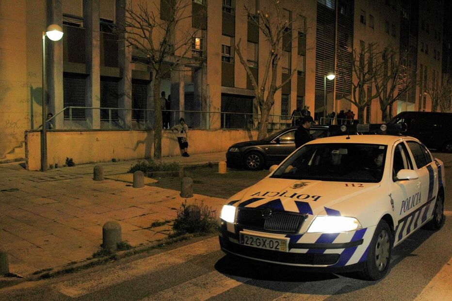 polícias, baleados, Ameixoeira