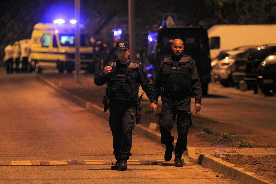 polícias, baleados, Ameixoeira