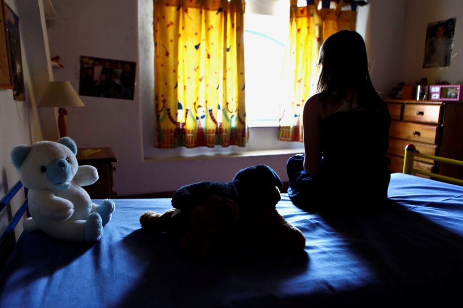 filha, escrava sexual, pai, violação, pedófilo, amadora, arganil