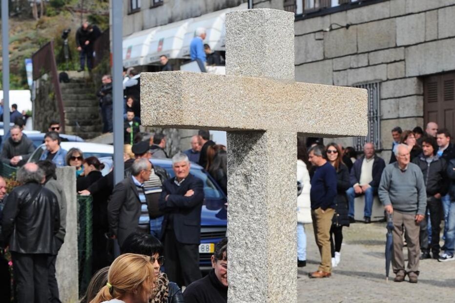 França, acidente, funerais, Moulins, portugueses
