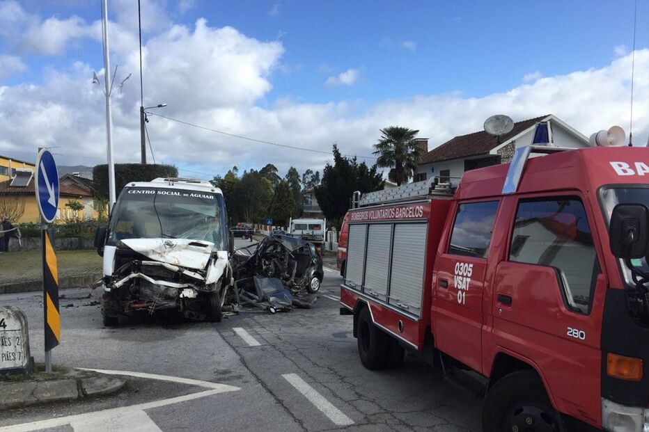 Acidente, Barcelos, colisão, Aborim