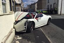 Ferrari, Destruído, Casamento