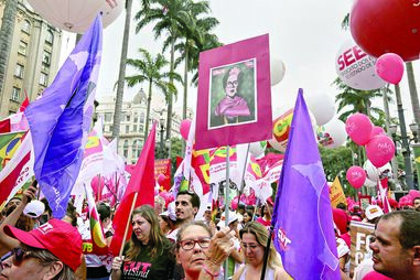 Partido sob suspeita é esperança de Dilma