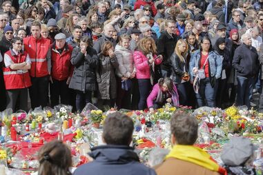Bruxelas, Praça da Bolsa, Moules Frites, música