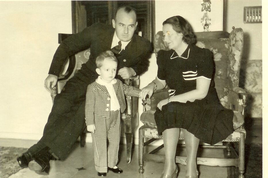 01-04-2016_13_15_52 niklas com pai e mãe  .JPG