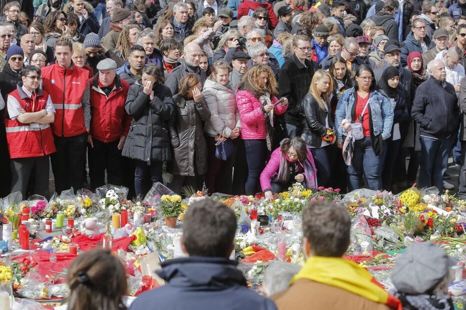 Bruxelas, Praça da Bolsa, Moules Frites, música