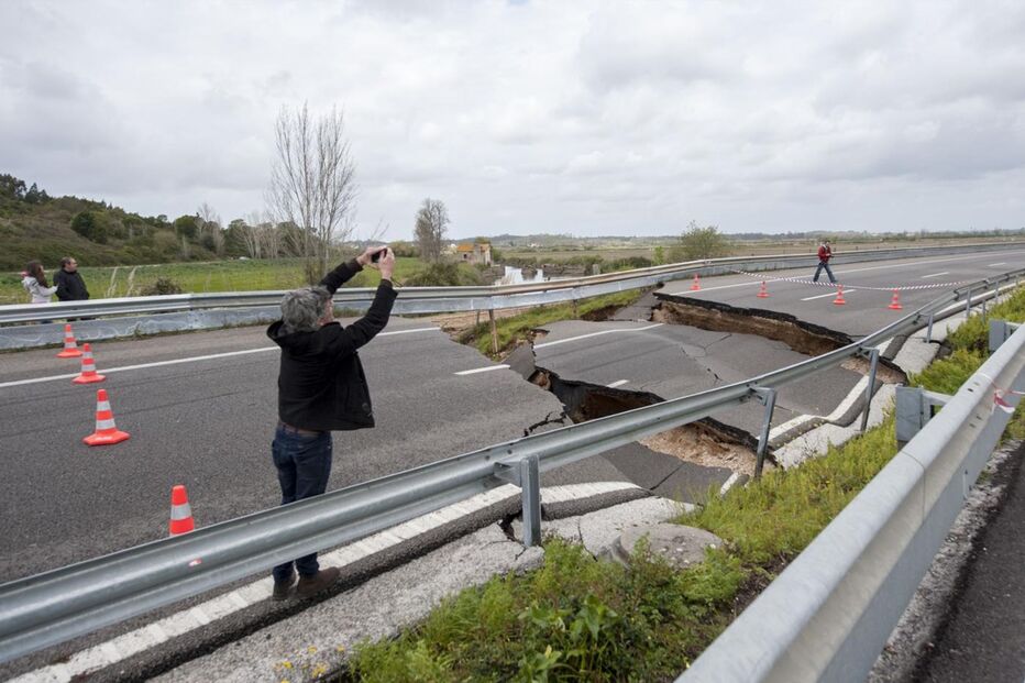 presidente da Câmara da Figueira da Foz, Estrada Nacional 111, A14, acidentes e desastres
