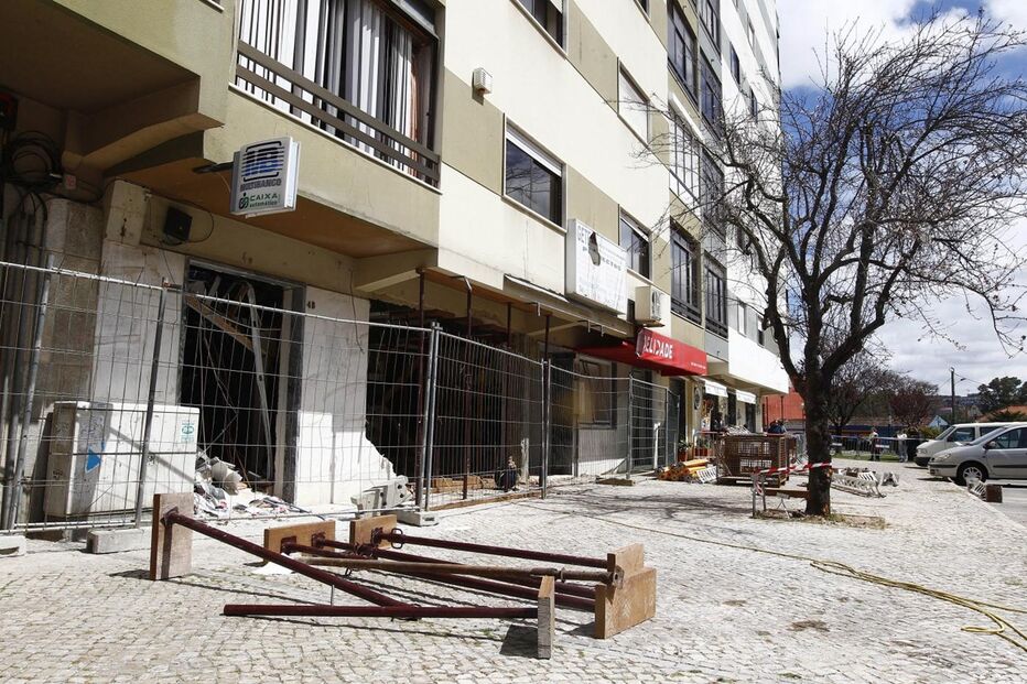 Câmara do Seixal, autoridades locais, explosão, multibanco, assalto