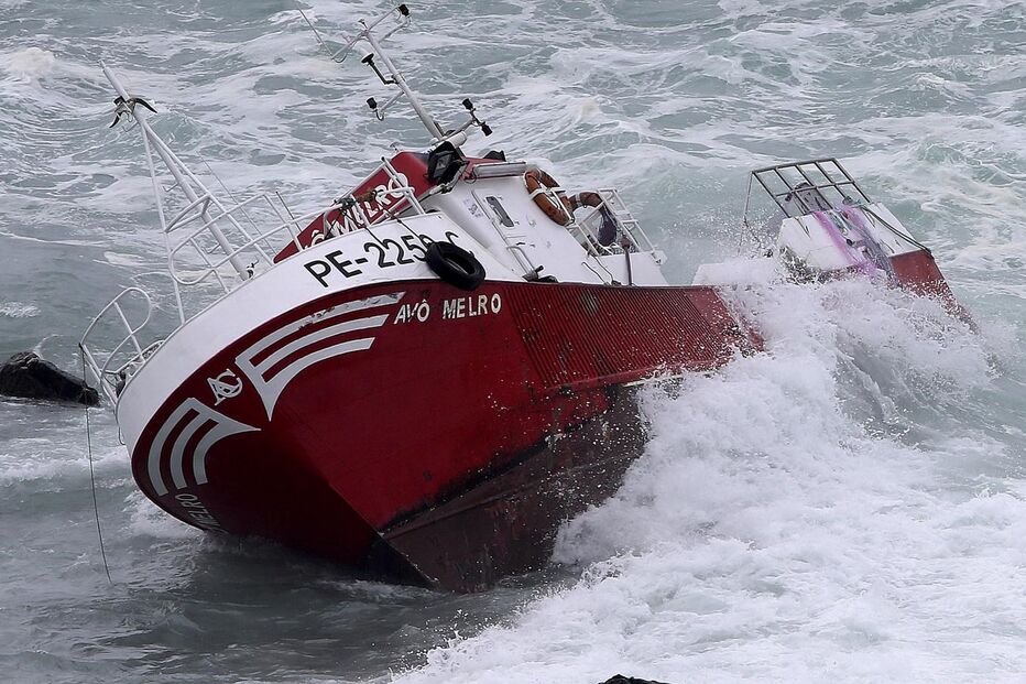 barco encalhado, arrifana, aljezur