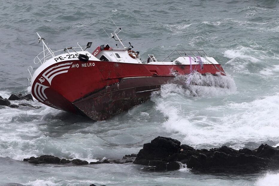 barco encalhado, arrifana, aljezur