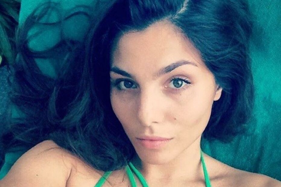 Modelo, Stina Sanders, Instagram, acne, doença intestinal