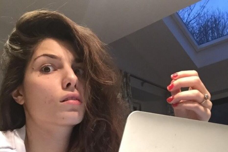 Modelo, Stina Sanders, Instagram, acne, doença intestinal