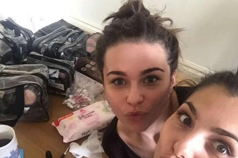 Modelo, Stina Sanders, Instagram, acne, doença intestinal