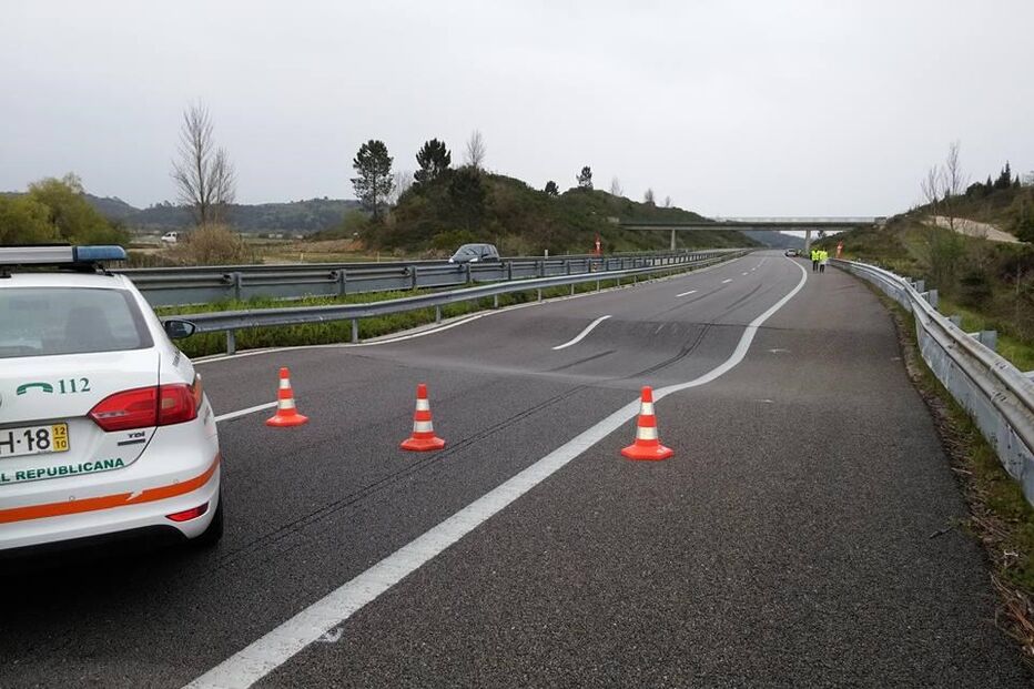 05-04-2016_12_53_06 auto estrada buraco1.jpg