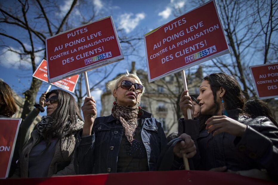 07-04-2016_16_42_04 putas manif.jpg