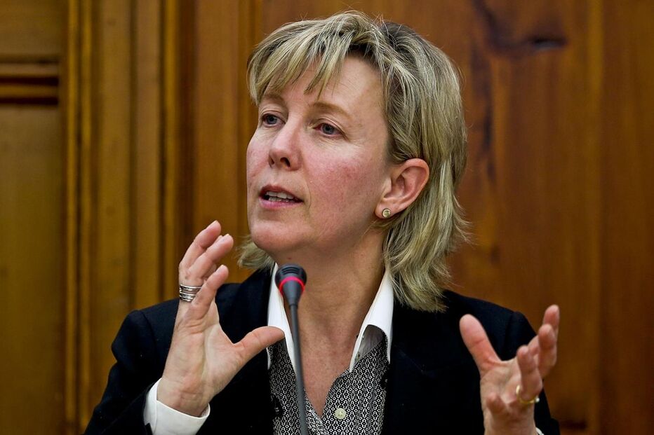 PCP, Maria Luís Albuquerque, Banif, Ministério Público, Arrow Global, política