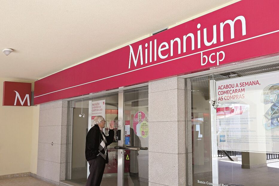 Gang ataca à marretada e fere bancária grávida 