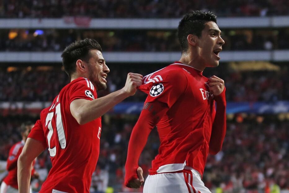 Raúl Jiménez, benfica, bayern munique, liga dos campeões, pizzi