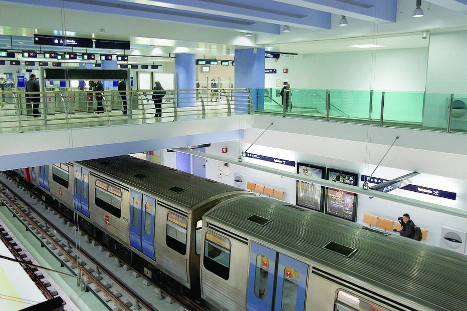 Linha de Sintra ganhou uma nova ligação rápida a Lisboa 