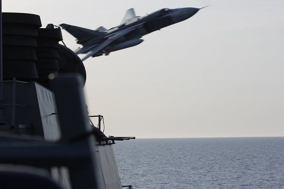 Rússia, jatos, navios, EUA, Estados Unidos, Mar Báltico