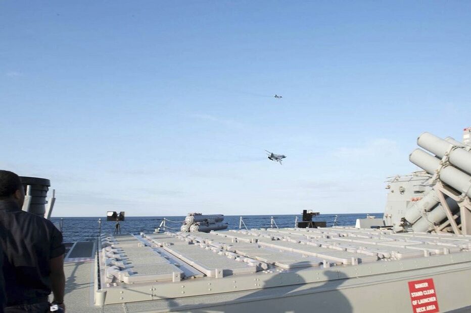 Rússia, jatos, navios, EUA, Estados Unidos, Mar Báltico