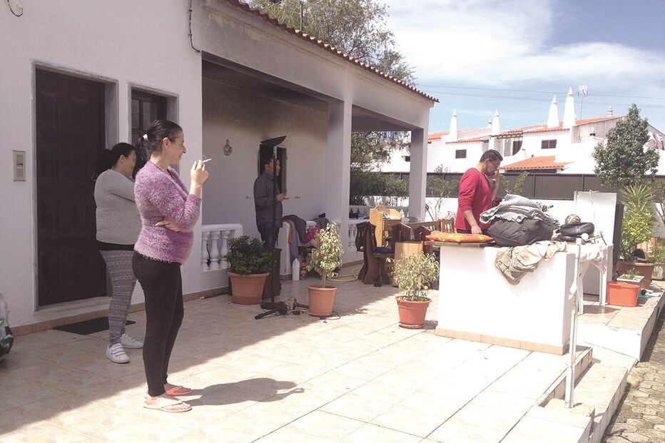 Incêndio deixa três desalojados 