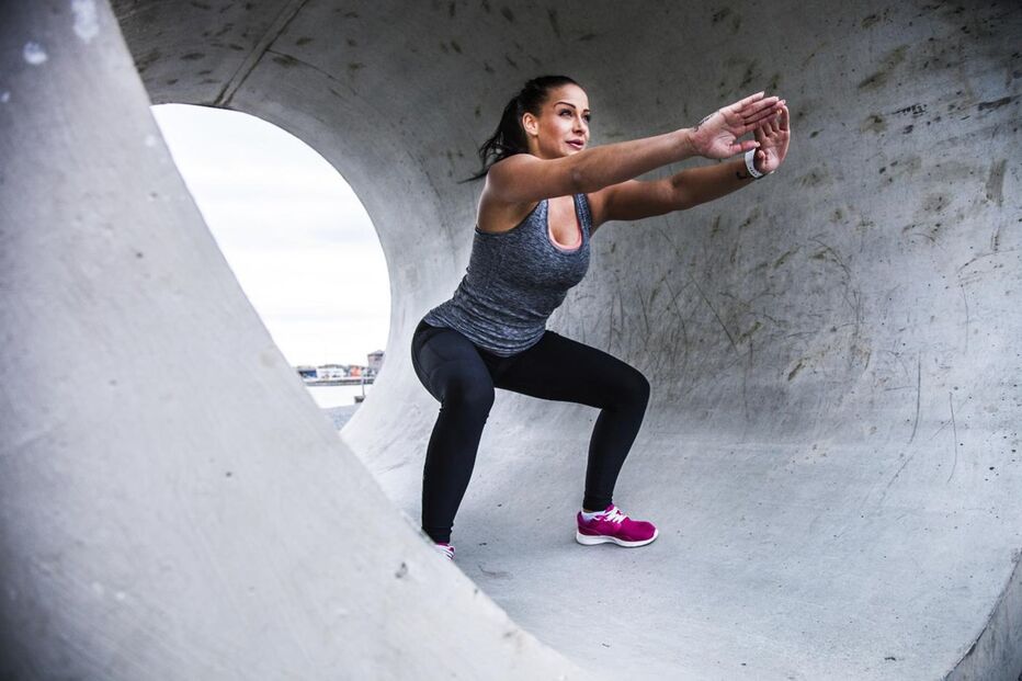 exercício, sexo, agachamentos, bicicleta, bíceps