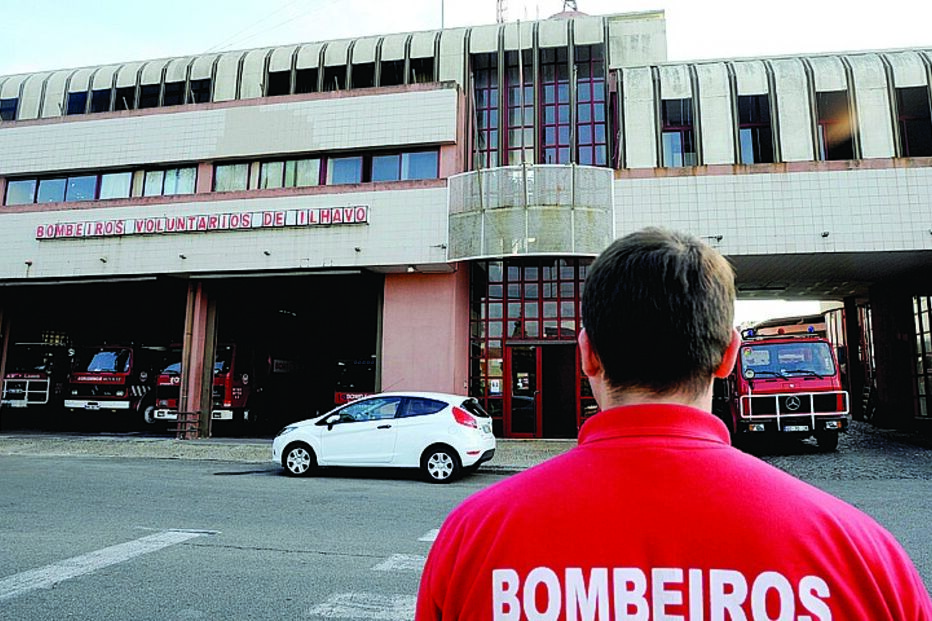 Antigo quartel de bombeiros acolhe Confraria do Bacalhau  