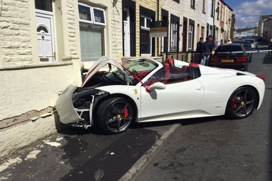 Ferrari, Destruído, Casamento