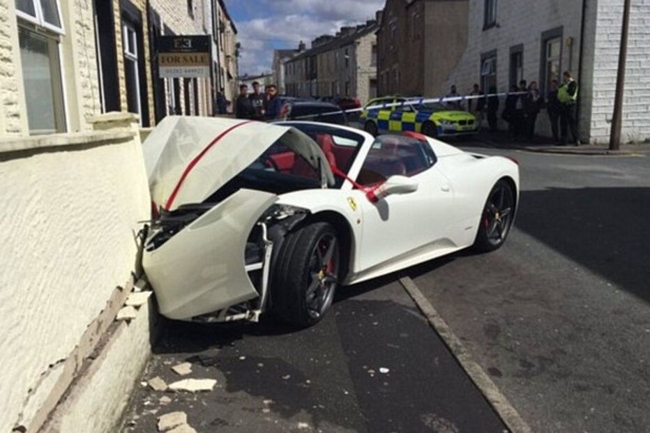 Ferrari, Destruído, Casamento