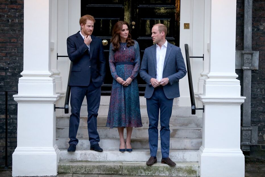 William, Kate Middleton, Harry, Duques de Cambridge, realeza, monarquia, recebe, casal, Barack Obama, Michelle Obama, presidente dos Estados Unidos, Inglaterra, Palácio Kensington