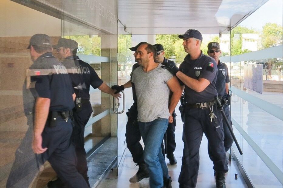 Comissão de Proteção de Crianças e Jovens, CPCJ, Lagos, Tribunal de Portimão, França, PSP, Associação Portuguesa de Apoio à Vítima