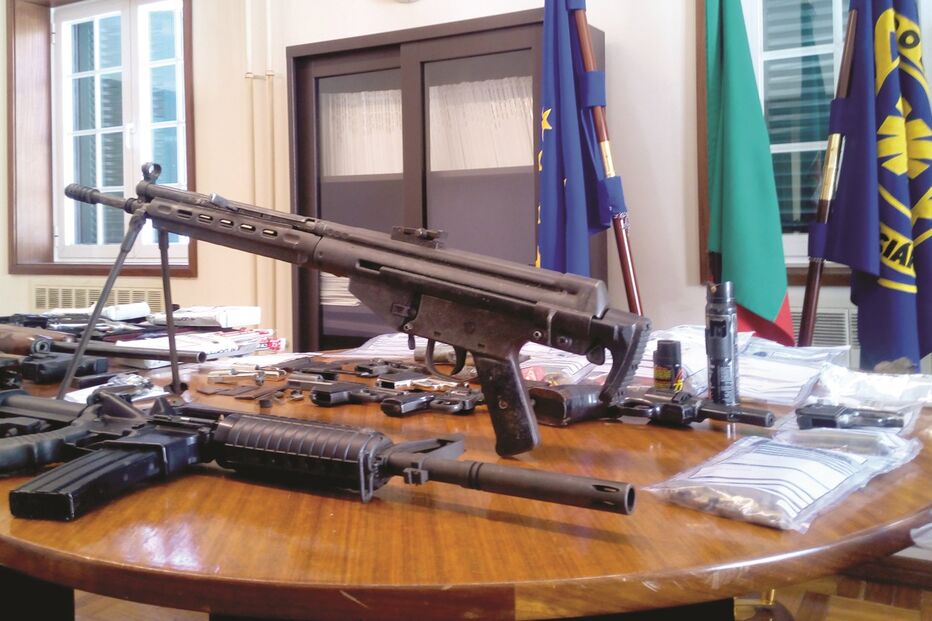 metralhadora, Judiciária, inflitrado, investigador, juiz, sargento, assaltantes, paraquedistas, Tancos