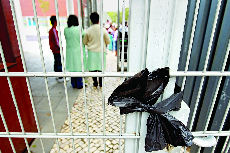 escola, auxiliares, horário, Função Pública, ano lectivo