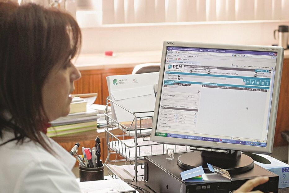 receitas eletrónicas, consultas, médicos de família, atrasos, Programa informático, prescrição