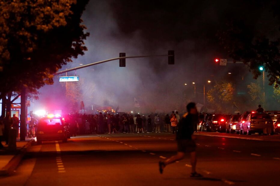 Donald Trump, confrontos, comício, Califórnia, política, Orange County