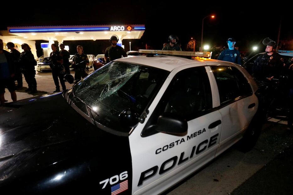 Donald Trump, confrontos, comício, Califórnia, política, Orange County