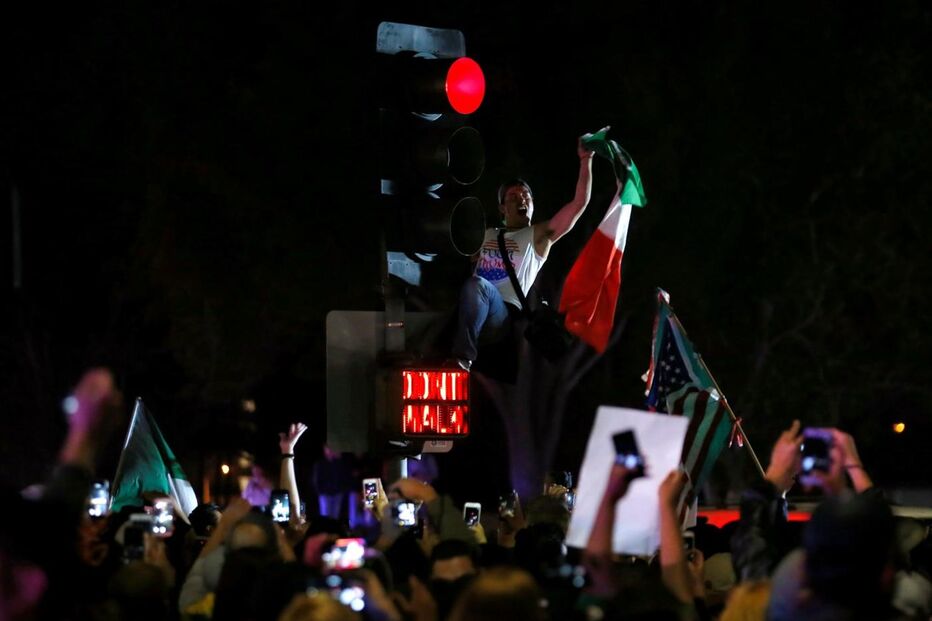 Donald Trump, confrontos, comício, Califórnia, política, Orange County