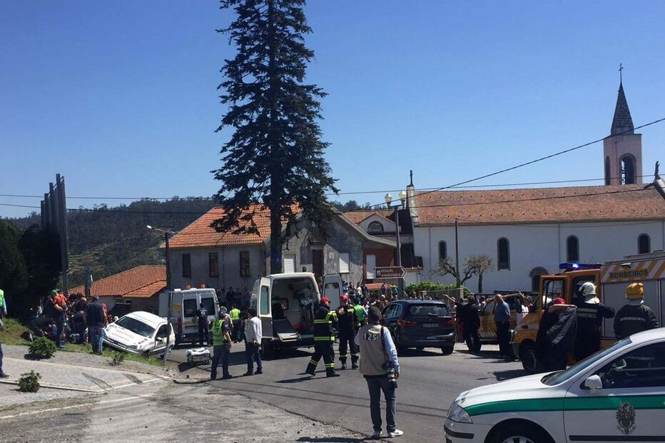 rali, acidente, carro, feridos, público, despiste