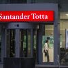 <![CDATA[ "Indisponibilidade técnica" gera dificuldades no acesso a canais digitais do Santander ]]>