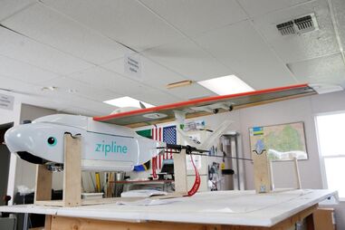 Califórnia, EUA, Ruanda, Zipline, Fundação UPS