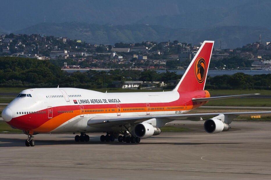 ministro dos Transportes de Angola, Boeing, Angola, TAAG, aviação