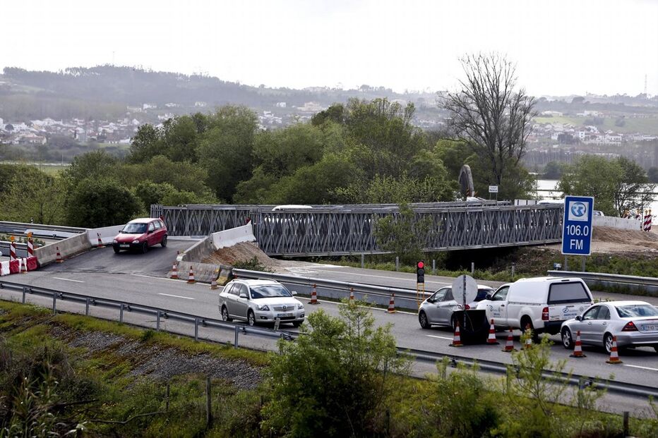 Brisa, ponte militar, A14, Maiorca, construção e obras públicas