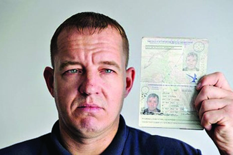 passaporte, irmão, voo, insegurança, golfista, Steven Wilson, Reino Unido, Faro, Easyjet, Liverpool, segurança