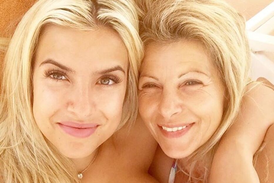 04-05-2016_17_30_22 marisa com a mae.jpg