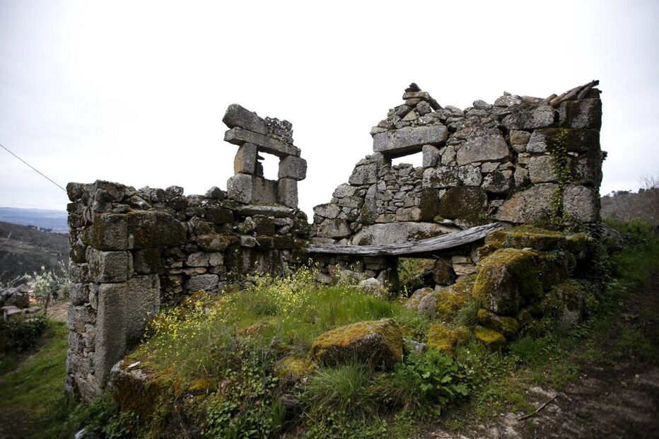 Agrações, Póvoa de Agrações, Chaves, abandono, emigração