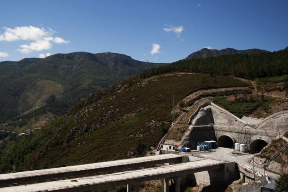Túnel do Marão, Península Ibérica, Marão, construção e obras públicas