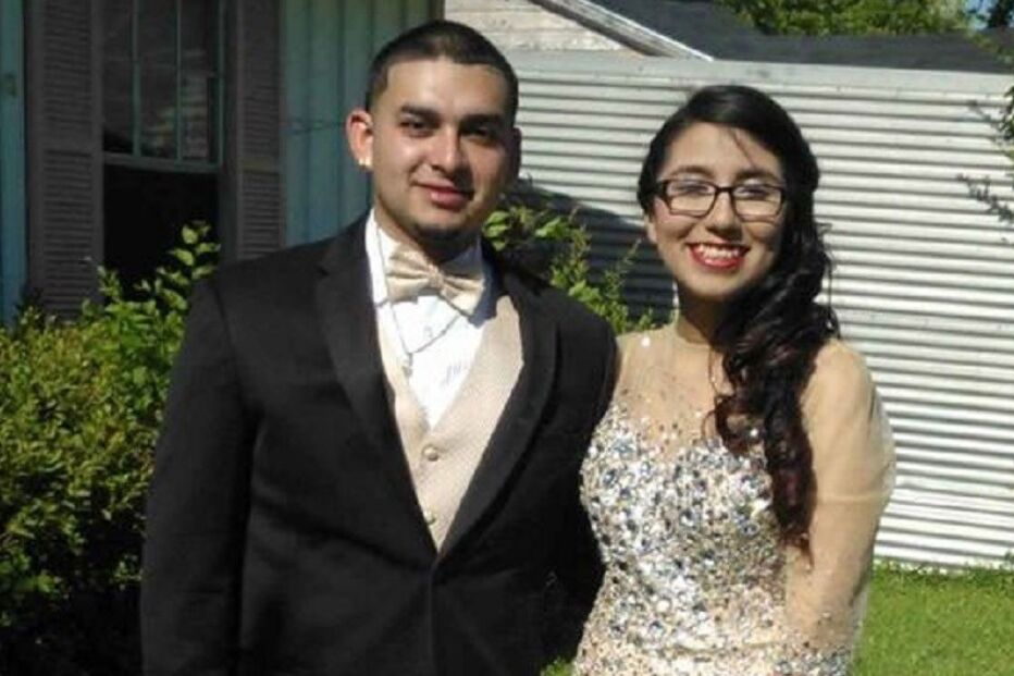 05-05-2016_12_06_22 prom photo.jpg