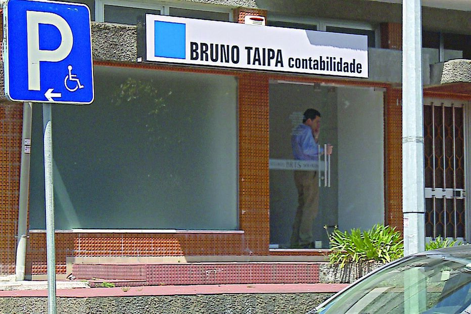 Tramados por escutas e empresas-fantasma